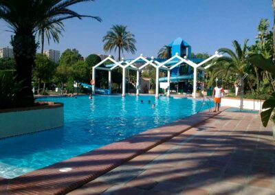 Vistas piscina Apartamentos Benalbeach